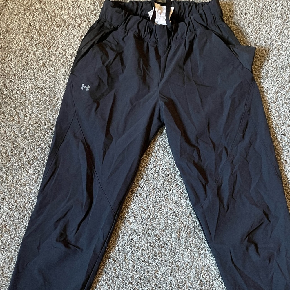 Under Armour loose heatgear pants size XS